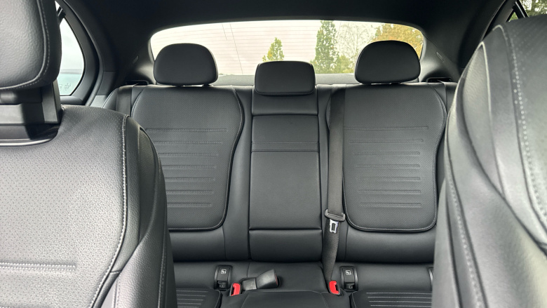 Mercedes-Benz C-Class C200 AMG Line Premium Plus 4dr 9G-Tronic Petrol Saloon